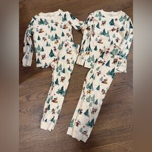Disney Cream Christmas pajamas - size 5 & 6